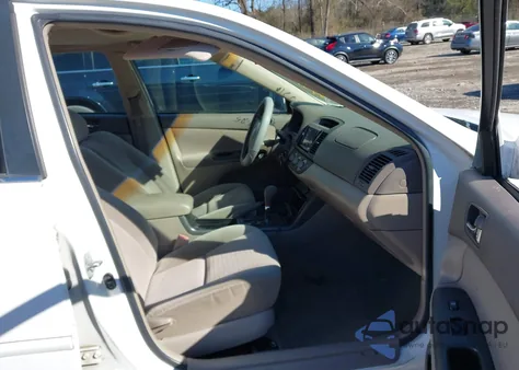 2006 Toyota Camry Le V6 z USA, uszkodzony, nr VIN 4T1BF32KX6U635392